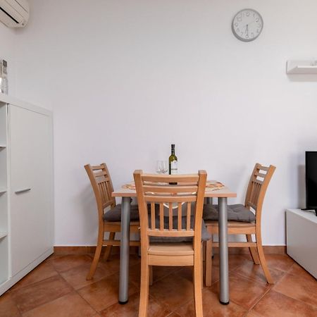 Apartments Manuela Пула Екстериор снимка