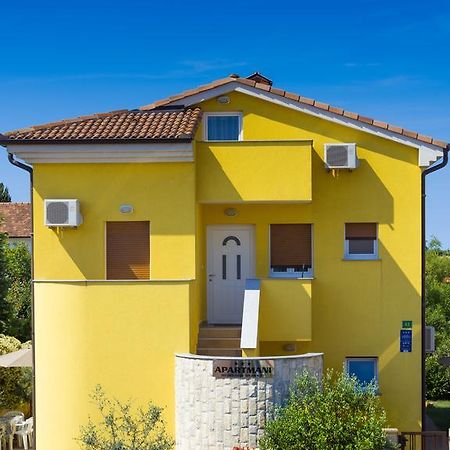Apartments Manuela Пула Екстериор снимка