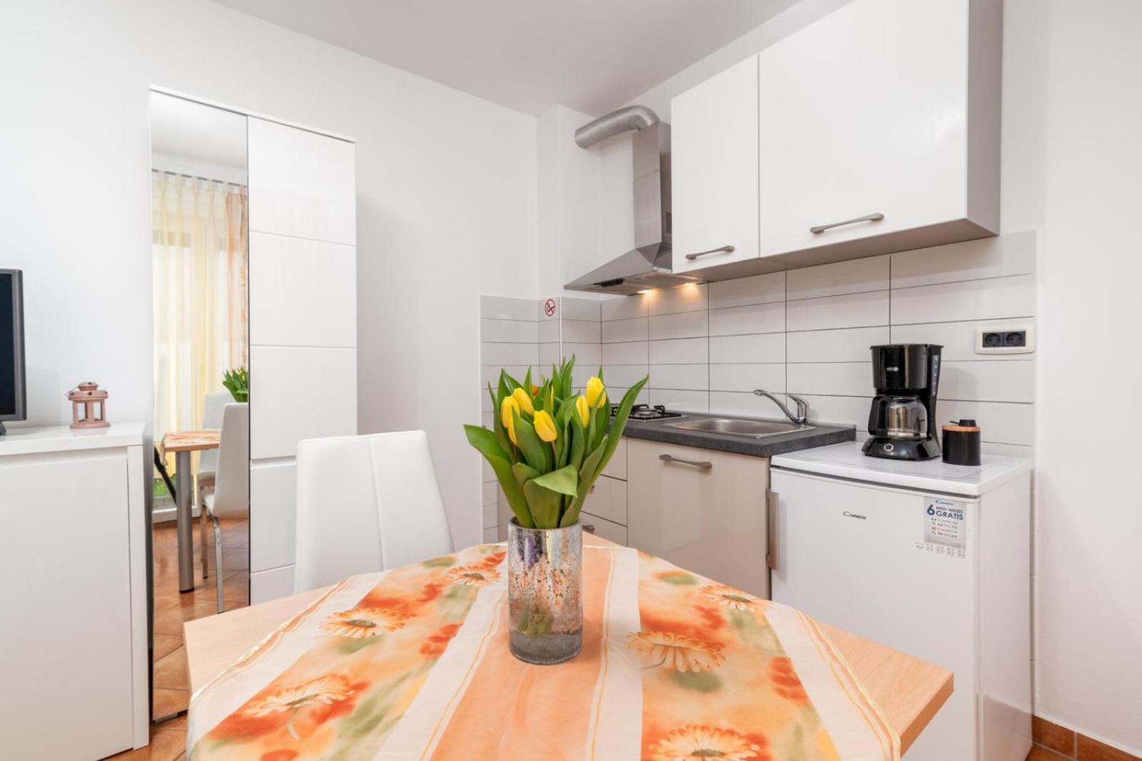 Apartments Manuela Пула Екстериор снимка