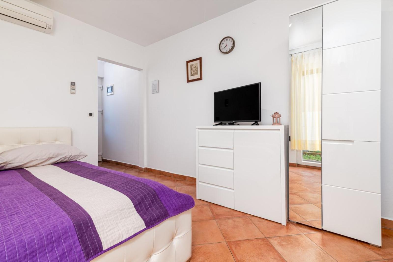 Apartments Manuela Пула Екстериор снимка
