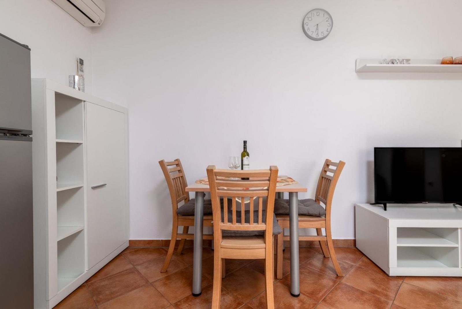 Apartments Manuela Пула Екстериор снимка