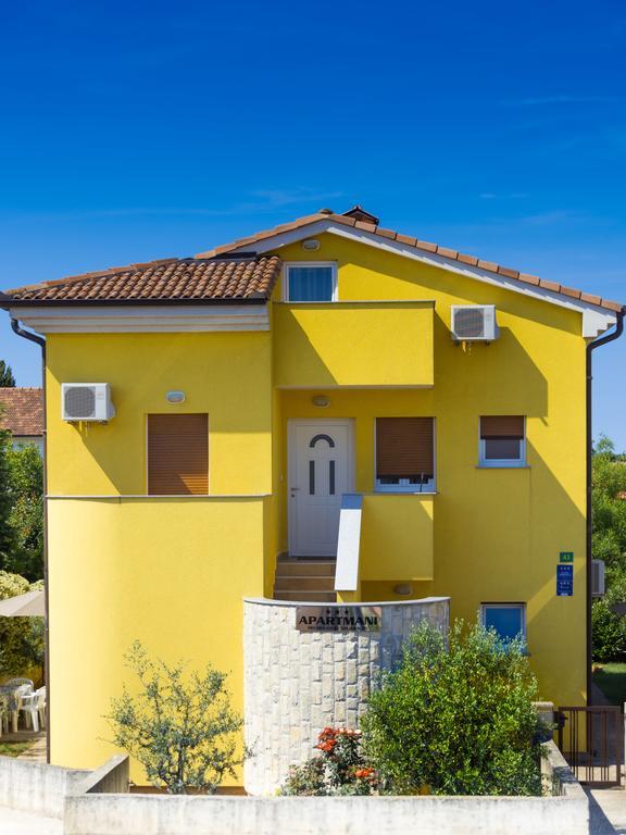 Apartments Manuela Пула Екстериор снимка
