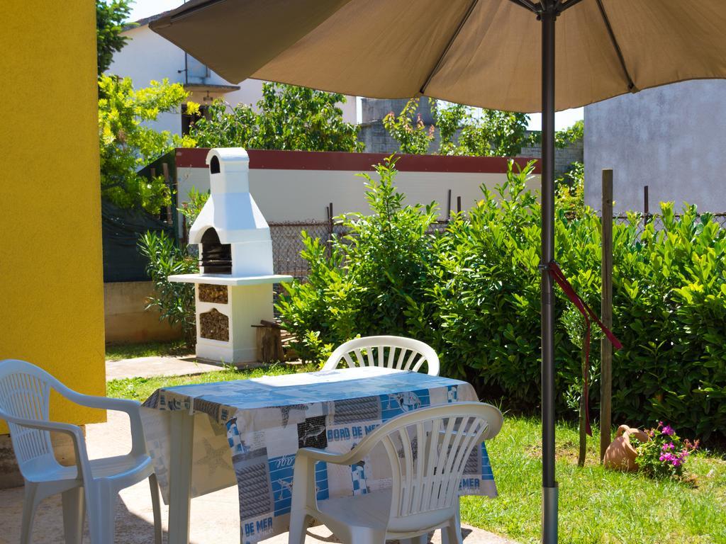 Apartments Manuela Пула Екстериор снимка